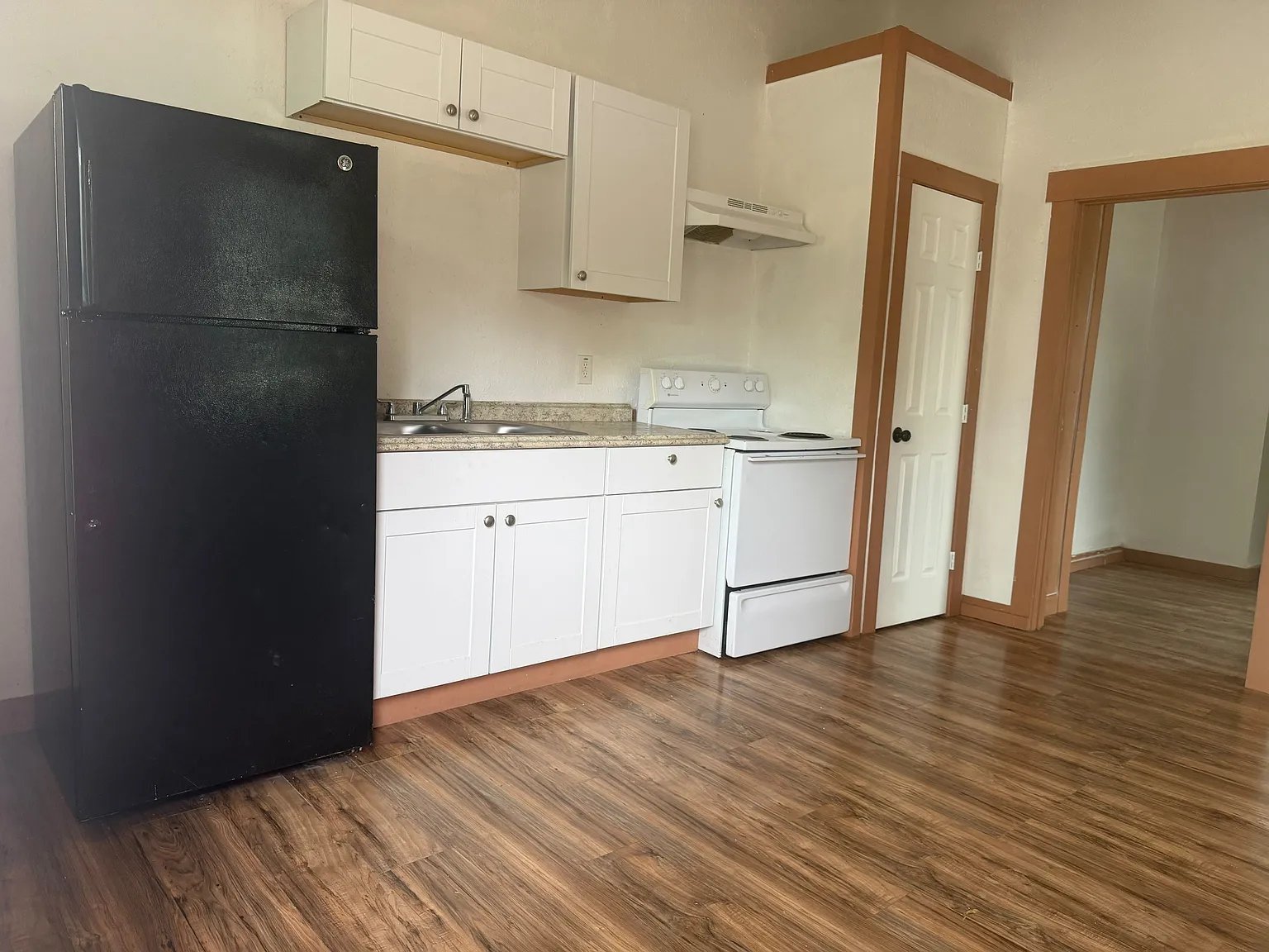 1 bed, 1680 sqft, $850 — Photo 2