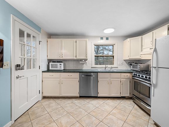 5th image of 48 Mountwood Rd