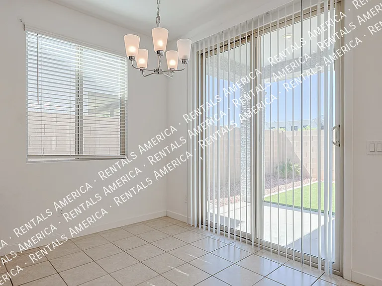 6038 W Hartford Ct — Photo 32
