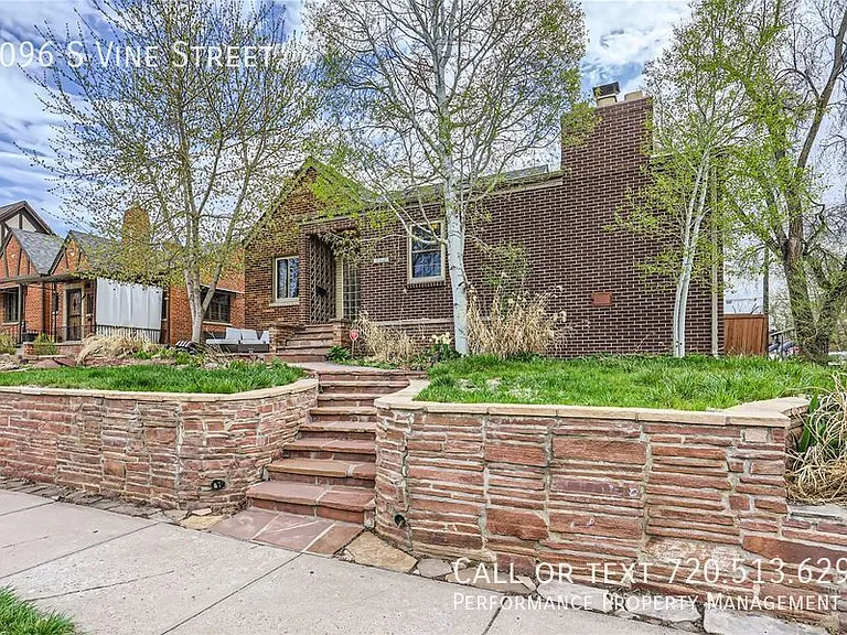 1096 S Vine St — Photo 1