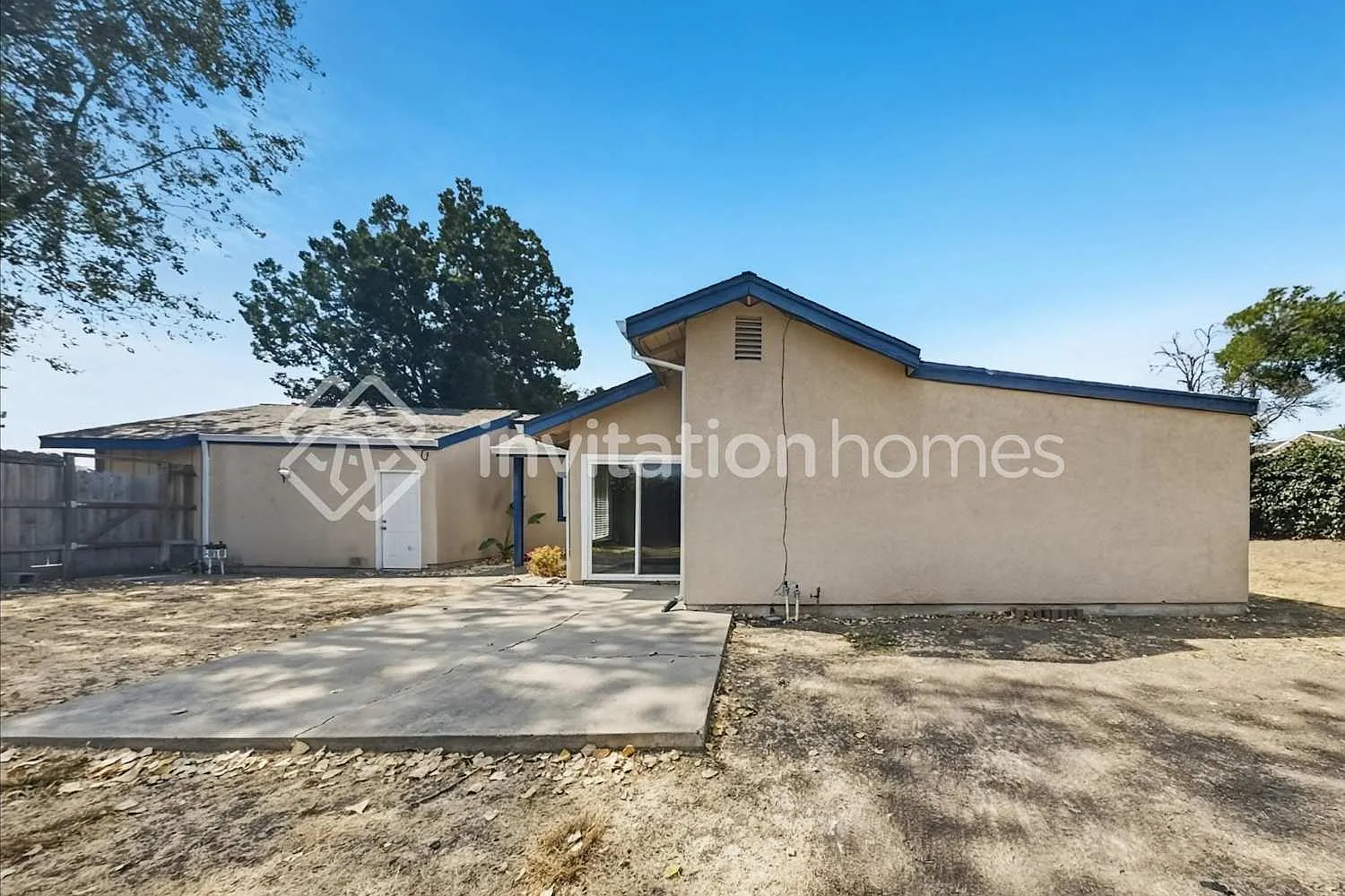 101 Cedar Rock Cir Sacramento, CA 95823 — Photo 1