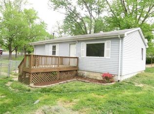1117 East Dr, Cottage Hills, IL 62018