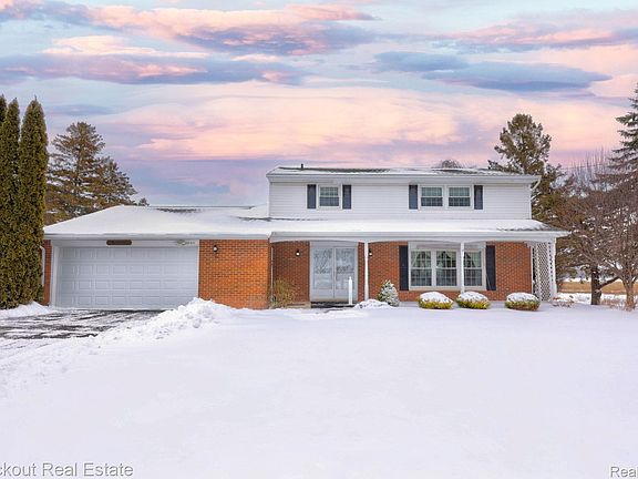 4th image of 1105 S Mueller Rd