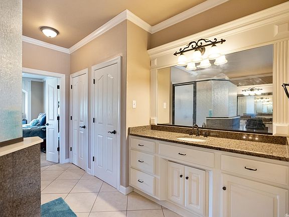 4th image of 2401 Estates Ct