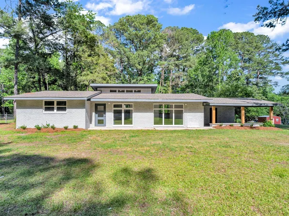 46 Summerland Rd, Bay Springs, MS 39422