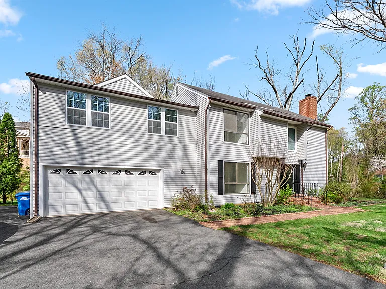 2852 Cedarest Rd — Photo 2