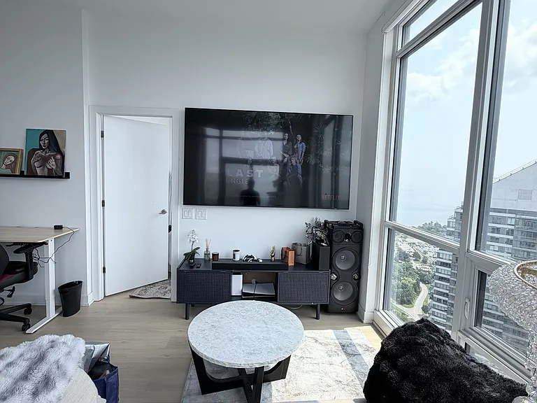 2220 Lakeshore Ave #Penthouse 2 — Photo 9