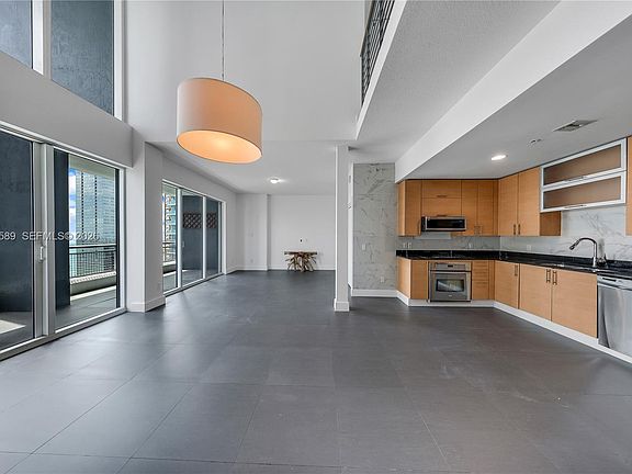 4th image of 60 SW 13th St APT 4404