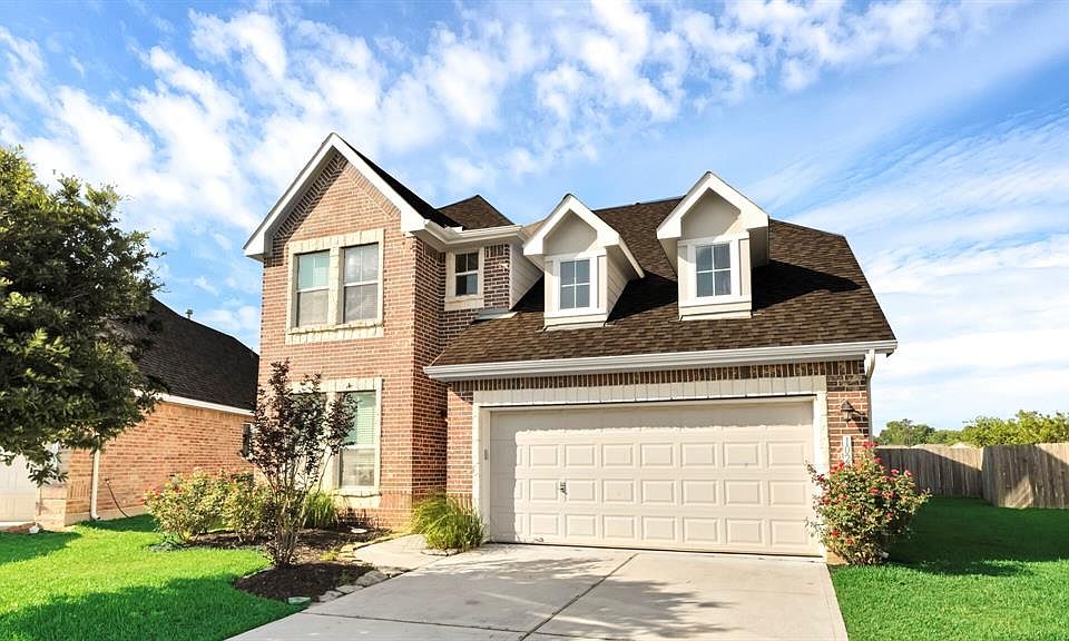 Gorgeous home on corner lot with no back neighbors!