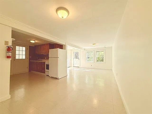 2 bed, 1.0 bath, 842 sqft, $1,850 — Photo 4