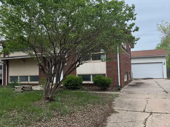 2215 S Bennett St, Wichita, KS 67213