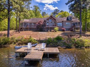 215 Tuscarora Rd, Whispering Pines, NC 28327
