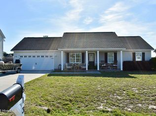 613 Parsley Dr, Hubert, NC 28539