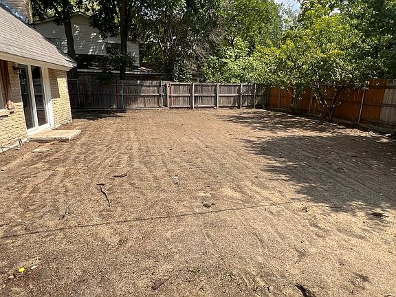 2nd image of 4401 Ivy Dr