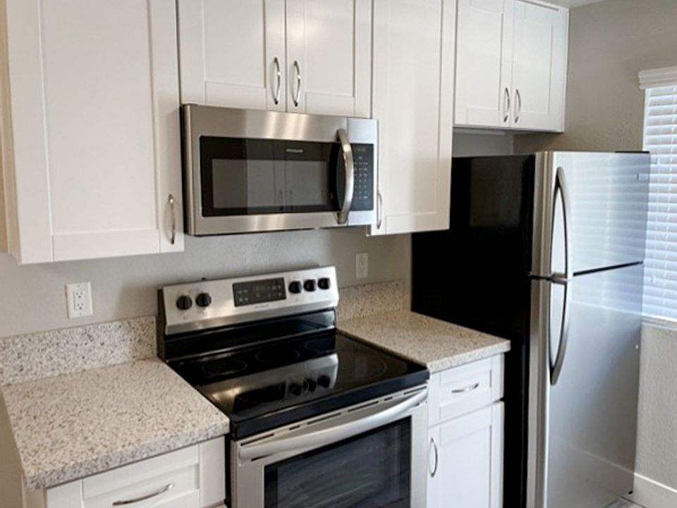1st image of 4337-4339 38th St #2