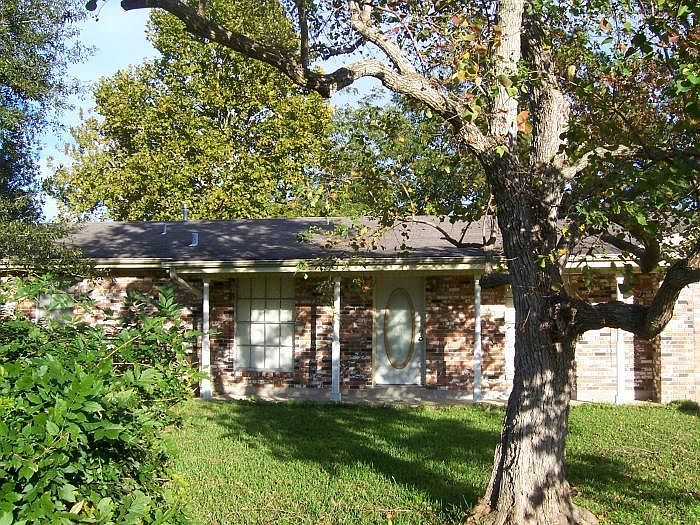 1st image of 103 Chipwood Cir