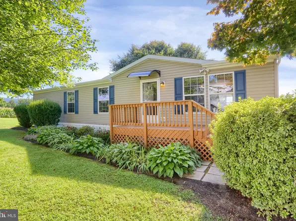 2 Midland Dr, Millersburg, PA 17061