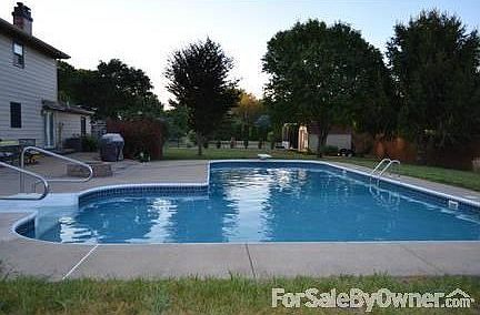 3rd image of 2865 Lincoln Park Dr