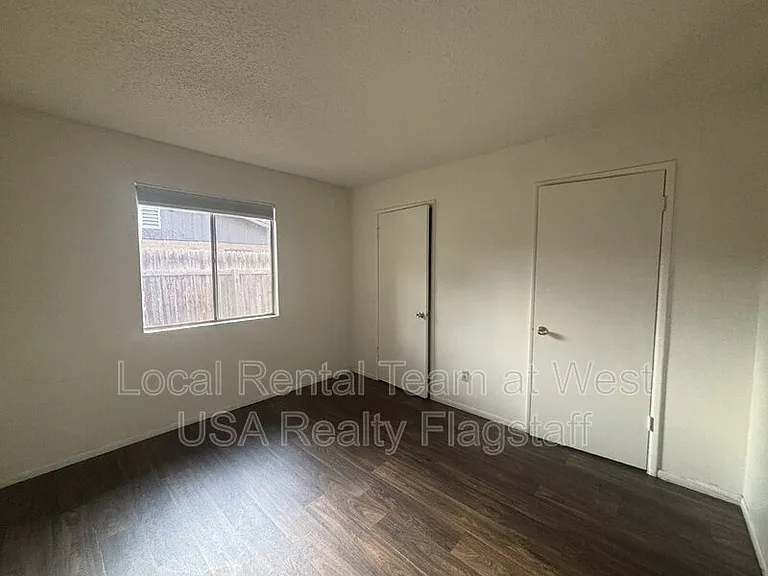 2219 E Dortha Ave #5 — Photo 9