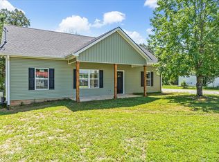735 A St, Hillsboro, TN 37342