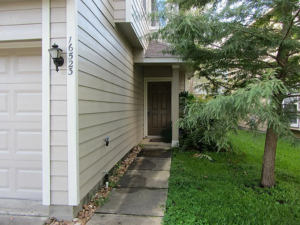 3 bed, 2.5 bath, 1645 sqft, $1,750 — Photo 1
