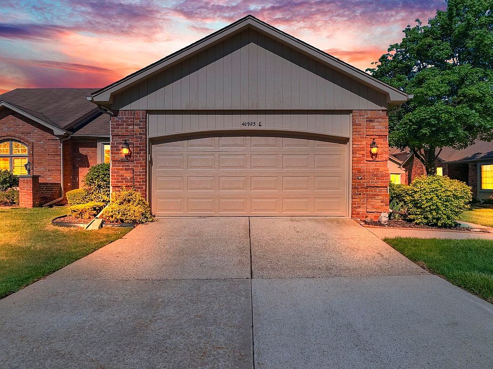 1st image of 40923 E Rosewood Dr