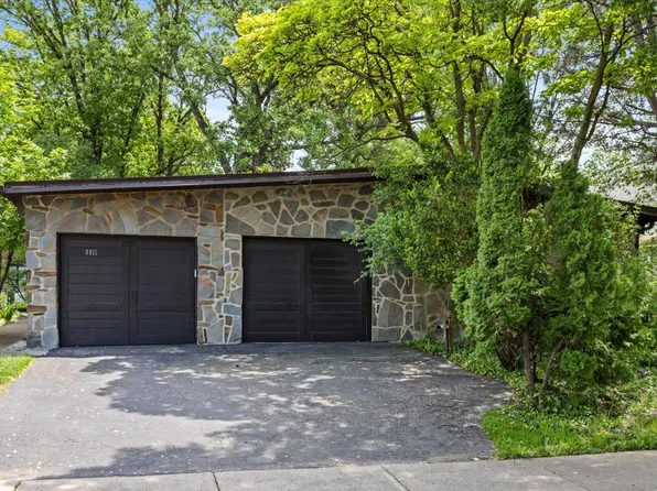 9011 Kildare Ave, Skokie, IL 60076