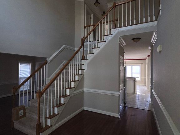 3rd image of 234 N Marion Dr
