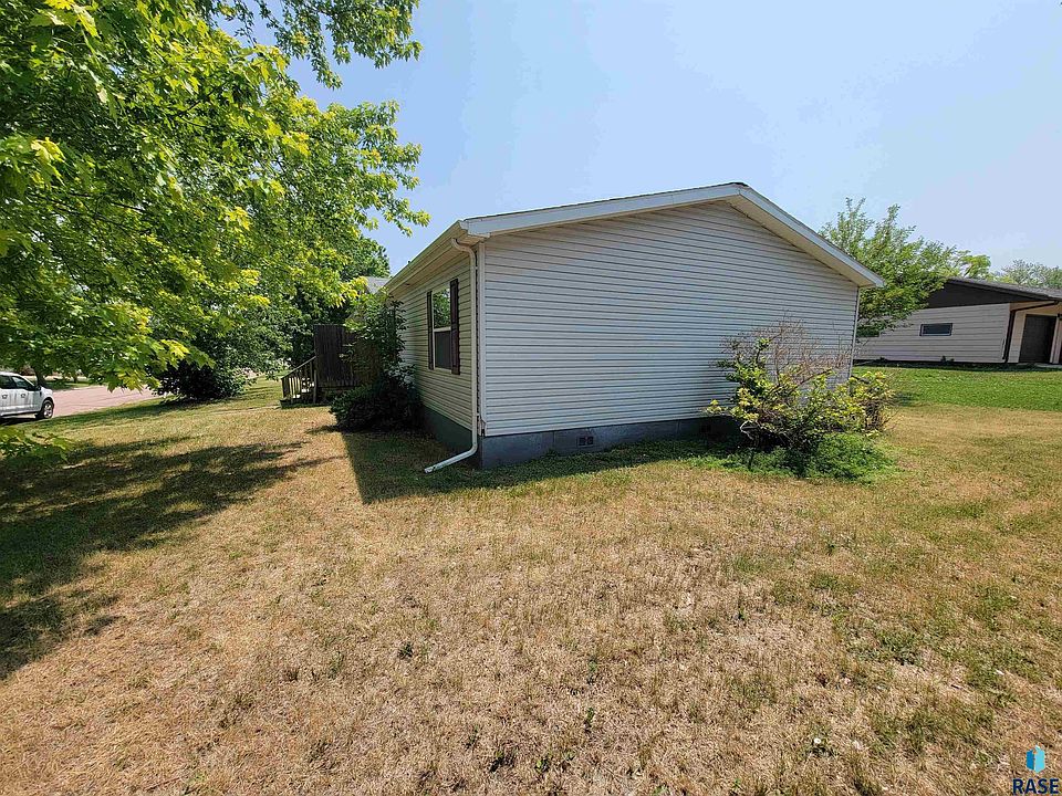 209 10th St NW, Wessington Springs, SD 57382 MLS 22303651 Zillow