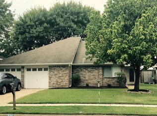 335 Richvale Ln, Webster, TX 77598