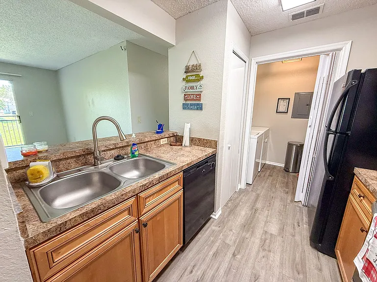 3705 SW 27th St #524 — Photo 8