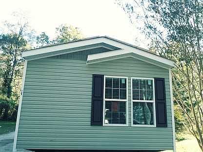 1st image of 15 Fairlane Dr