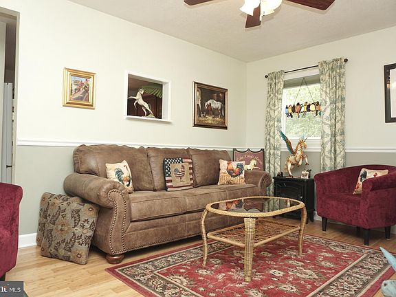 2nd image of 305 Bell Grove Ln