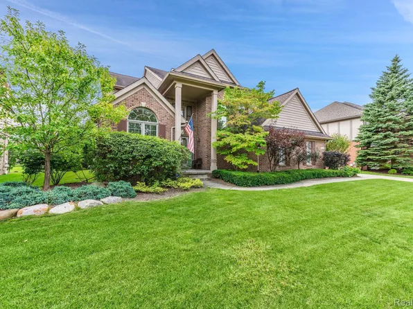 51273 W Hills Dr, Plymouth, MI 48170