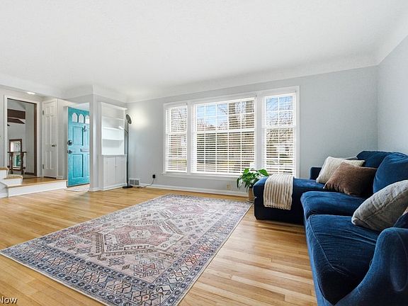 3rd image of 176 Belmar Blvd