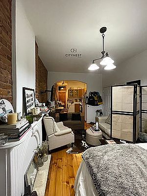 2nd image of 382 12th St APT 1L