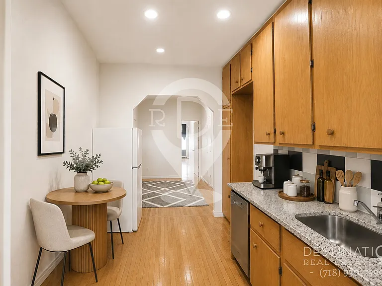 72 Nelson St #2R — Photo 1