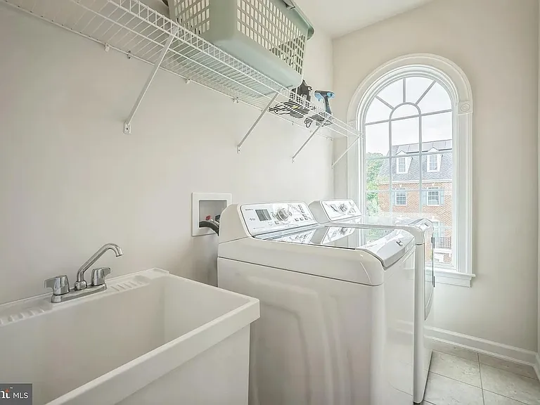 423 Parkview Ave — Photo 16