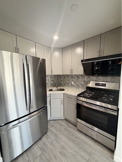 1st image of 7302 Woodside Ave #2G