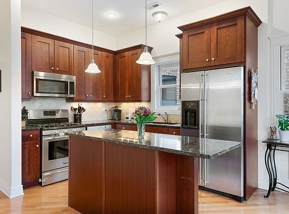 3rd image of 4216 N Ashland Ave APT 3
