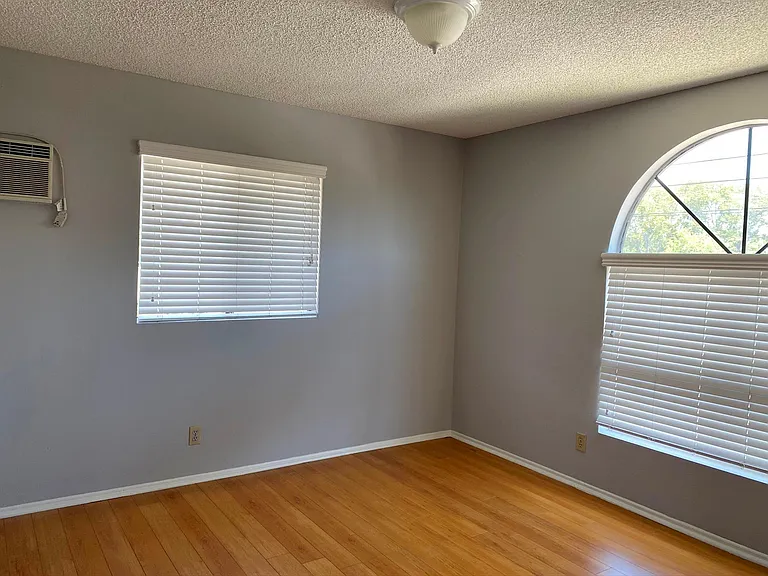927 S Charlotte Ave #B — Photo 10
