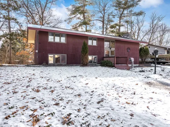 607 Cross Ave S, Amery, WI 54001