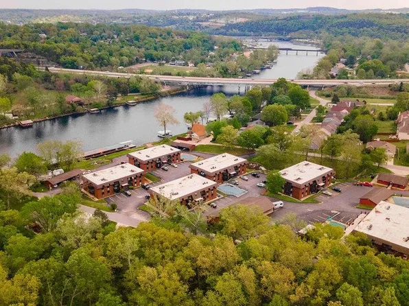 150 Wilshire Drive #57 BLDG 150, Hollister, MO 65672