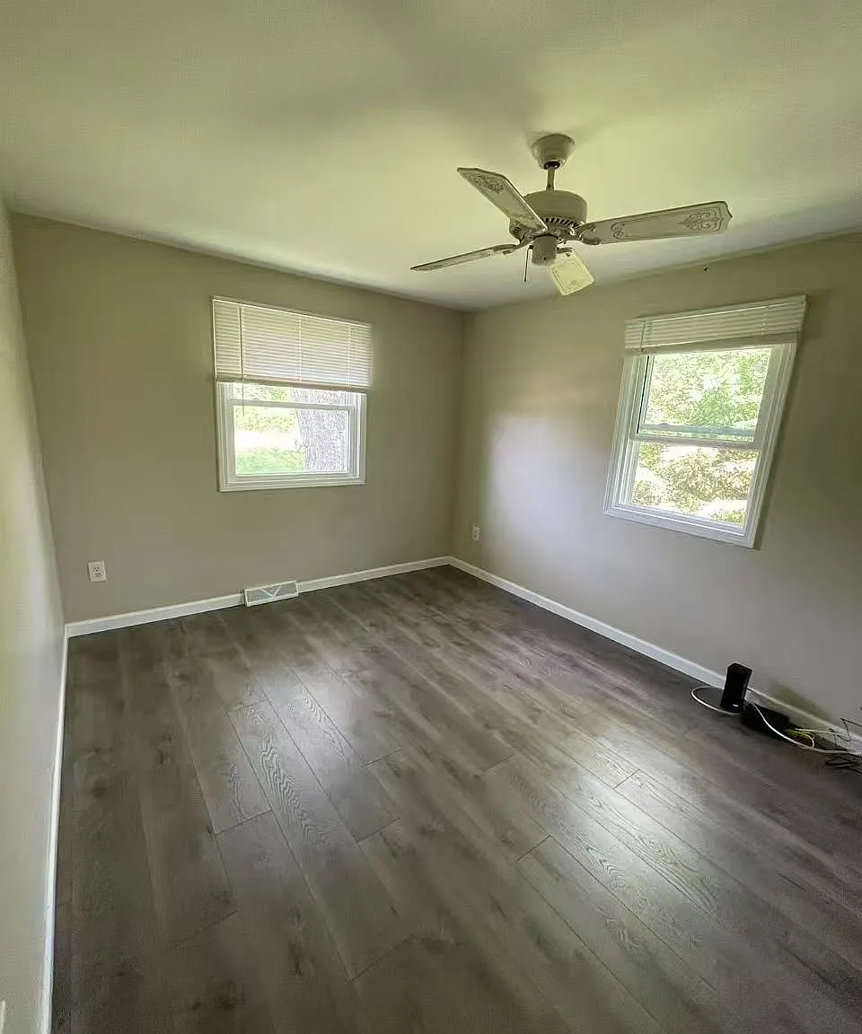 3 bed, 1.5 bath, 1208 sqft, $2,300 — Photo 1