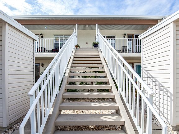 2nd image of 202 Silver Lake Dr Unit 201