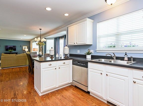 5th image of 607 Camden Ln