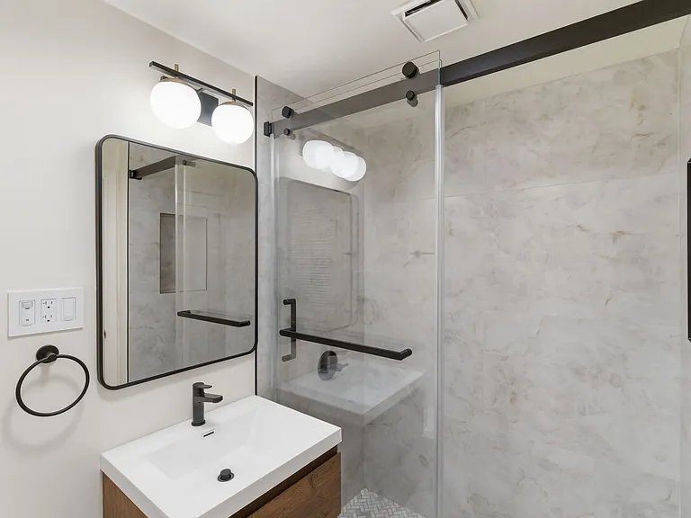 1310 Jones Street — Photo 22