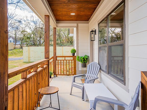 3rd image of 715 Donaldson Rd