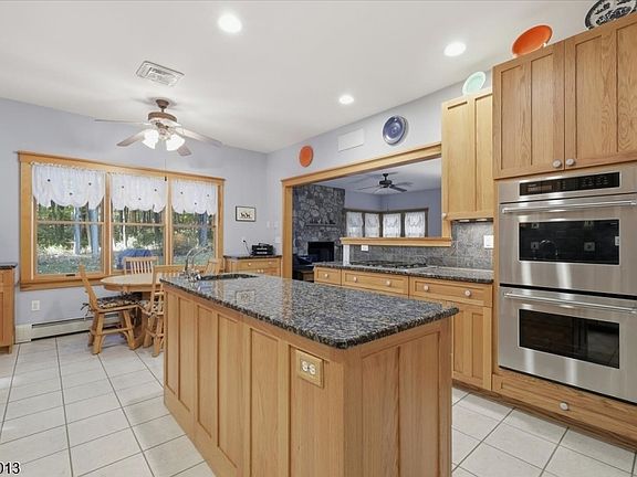 3rd image of 352 Woolf Rd