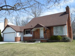 1820 Autumn Ln, Lansing, MI 48912